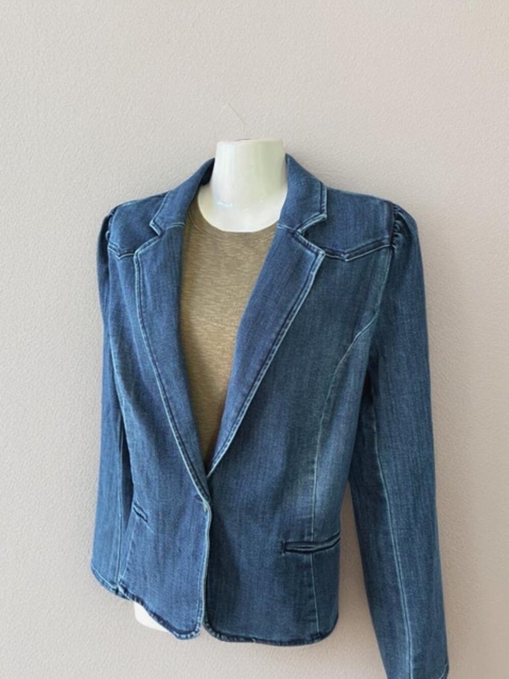 NWT-INC International Concepts INDIGO Denim Blazer with Puff sleeves -Large